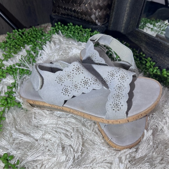 -💙2/$40💙Sesto Meucci Made in Italy Grey Suede Velcro Strap Sandals Size 9 - Picture 2 of 16